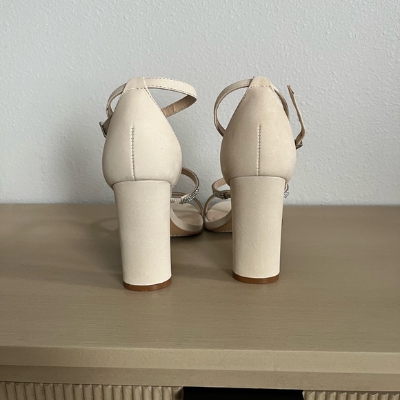 Vince Camuto Fairah Sandal - Picture 3 of 6